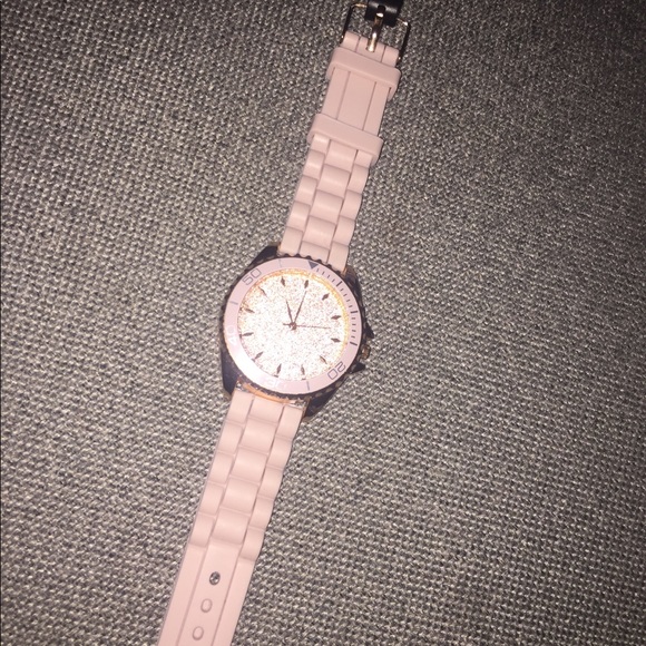 Watch - Picture 2 of 3